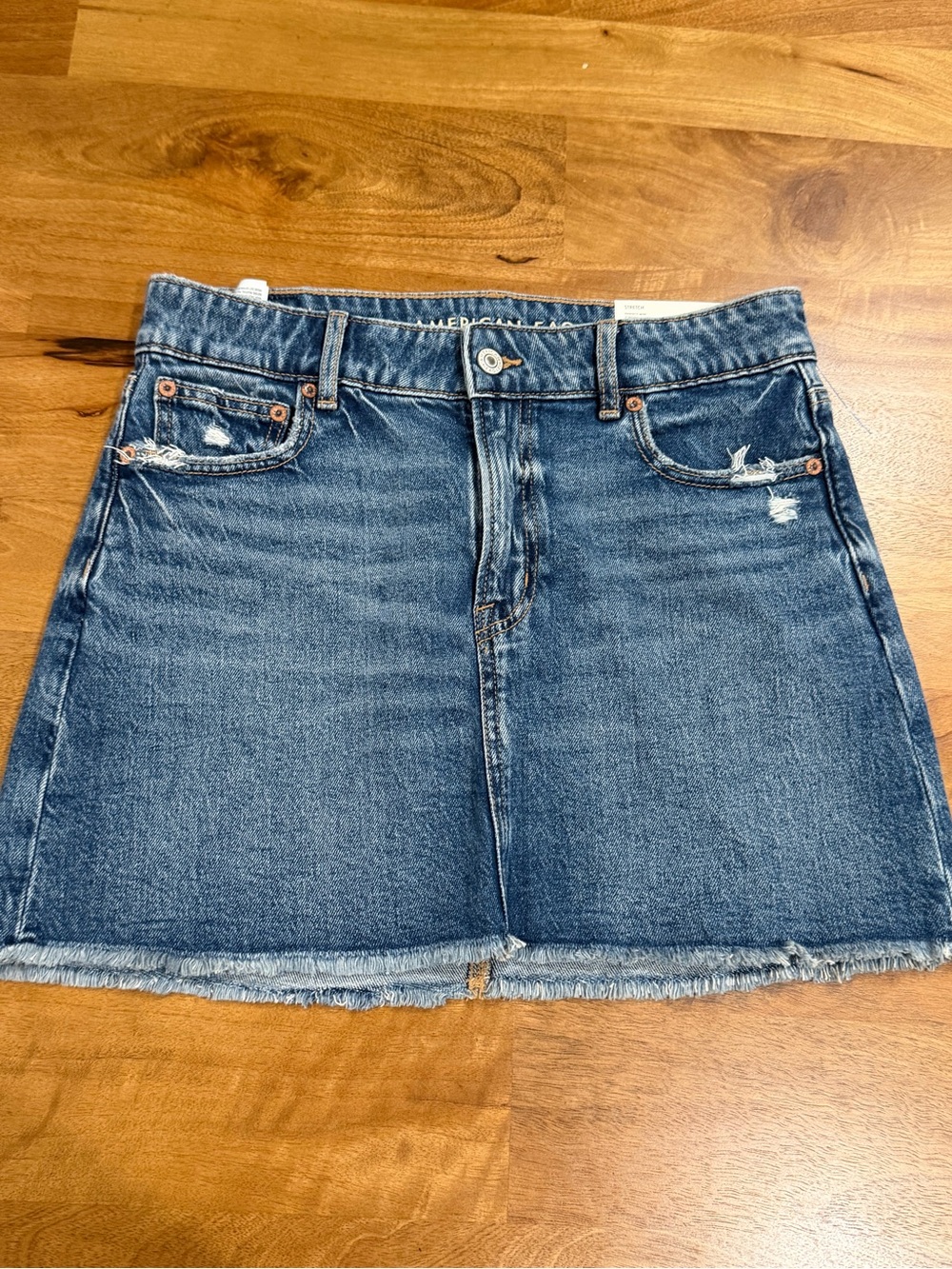 American Eagle Outfitters *NWT* ‘Perfect Mini’ Denim Skirt w/ Frayed Hem Size 4